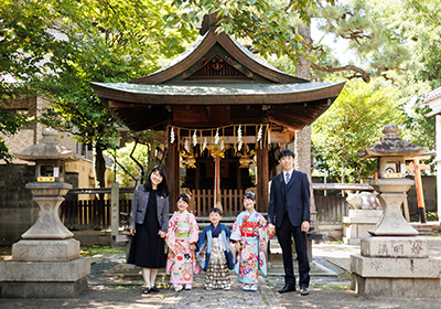 スタジオクレアーレ　七五三　前撮り　神社　家族写真　ロケーション撮影