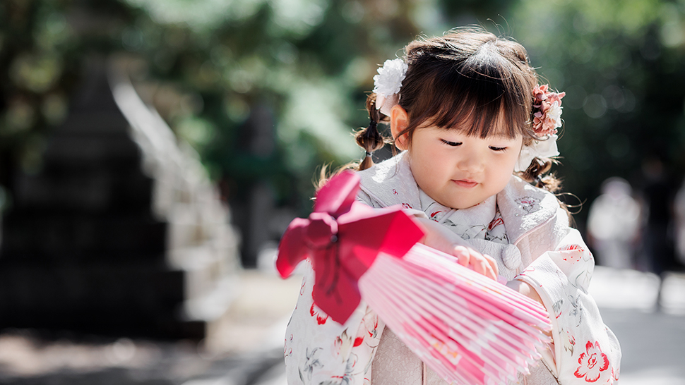 京都市 写真館 おすすめ 七五三撮影|神社ロケーション撮影で自然な笑顔の子供