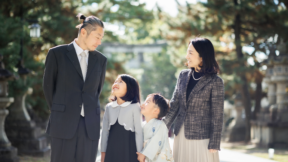 京都市 写真館 おすすめ 七五三 家族写真|神社で家族撮影