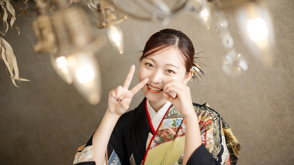 京都市 写真館 座る 成人式 写真 ハタチポーズ 20歳 トレンド